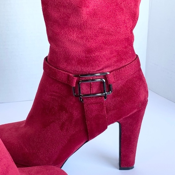 Red High‎ Heel Boots - Picture 1 of 16